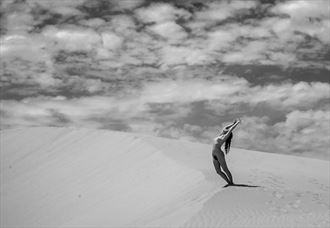 dunes and sky artistic nude photo by photographer eric lowenberg
