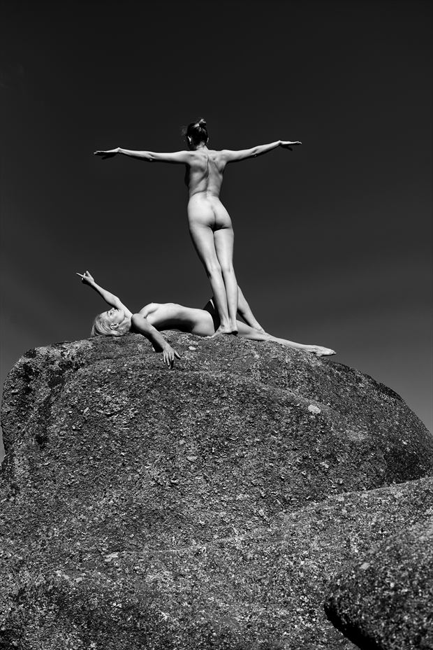 duo artistic nude photo by photographer acqua e sapone