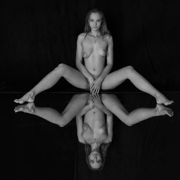 duplicated beauty artistic nude photo by photographer modella foto