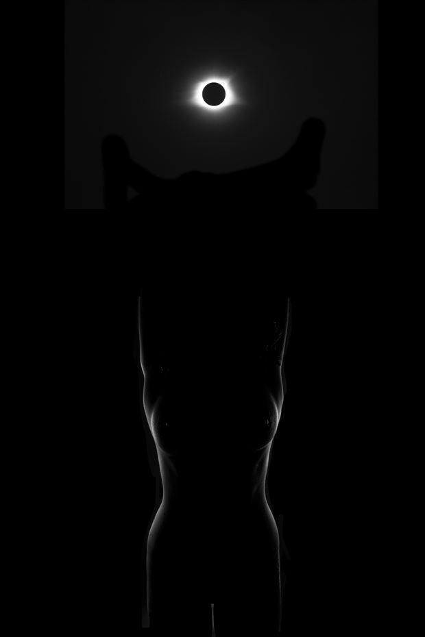 eclipse artistic nude photo by photographer curvedlight