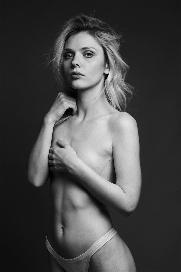 elena artistic nude photo by photographer moonlightphoto