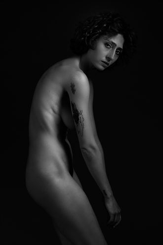 emma 2 artistic nude photo by photographer richard byrne