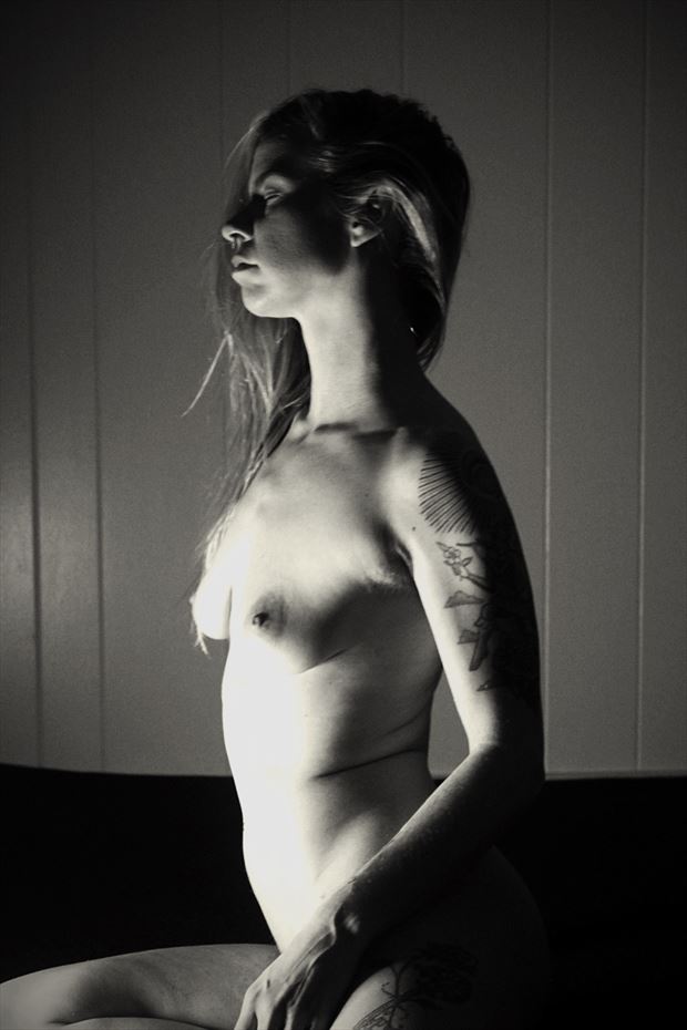 enlighten artistic nude photo by photographer boudior galore