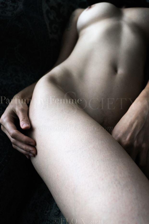 erotic sensual photo by photographer parfum de femme