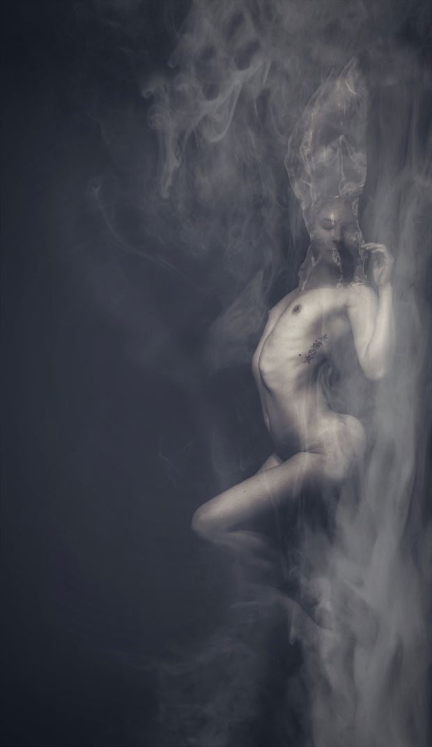 evaporation artistic nude photo by model daniella sama