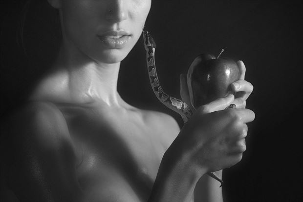 evie and the serpent artistic nude artwork by photographer fotodano