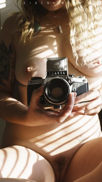 exakta artistic nude photo by photographer sirena wren