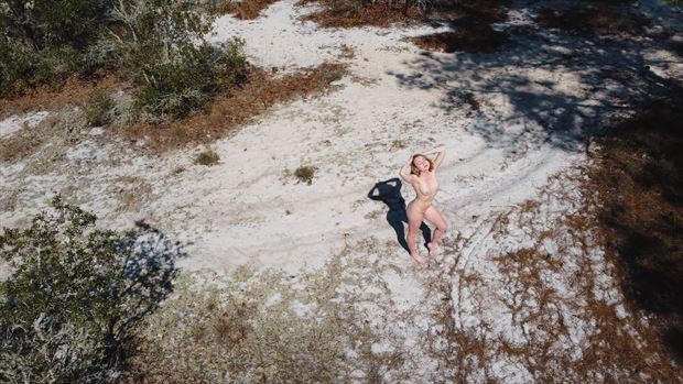 fair skin in the floridian sun artistic nude photo by model lillia keane