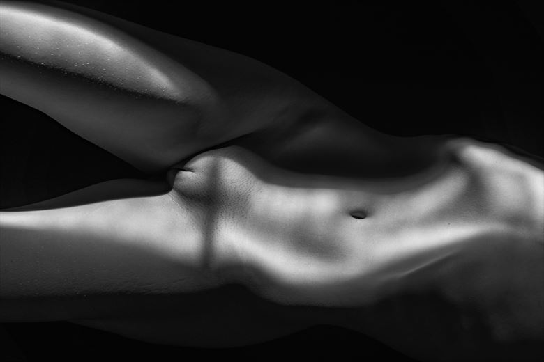female shapes of beauty 4 artistic nude photo by photographer colin dixon