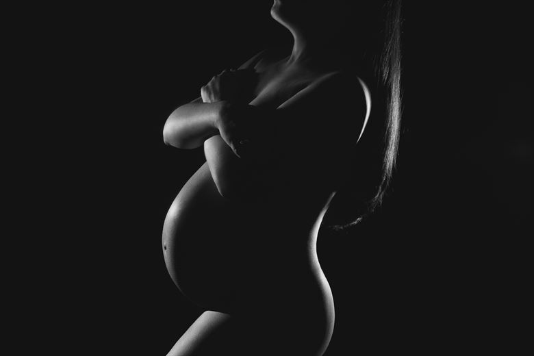 fernanda 31 weeks artistic nude photo by photographer sky light studio