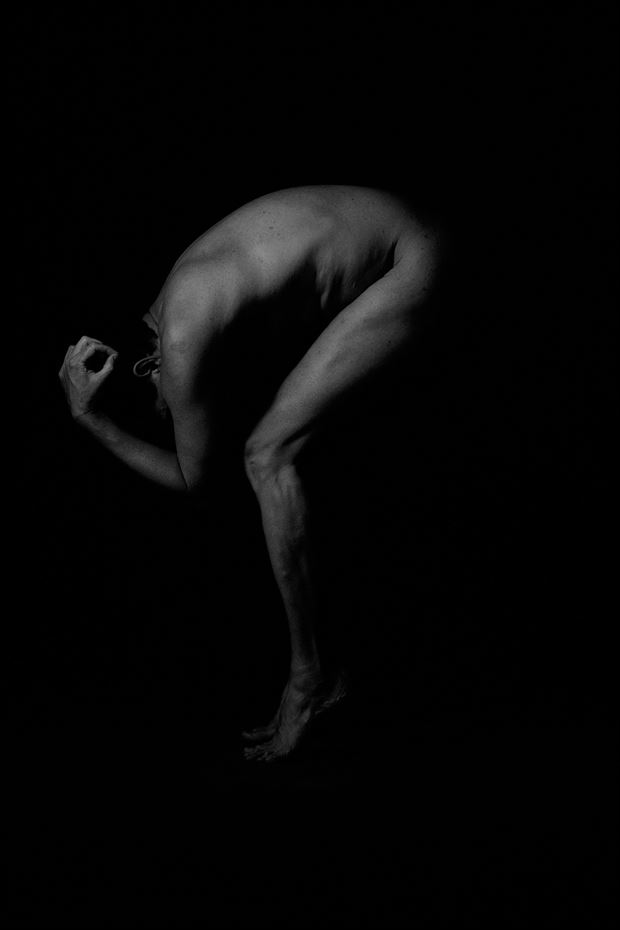 fetal rising artistic nude photo by model phenix raynn
