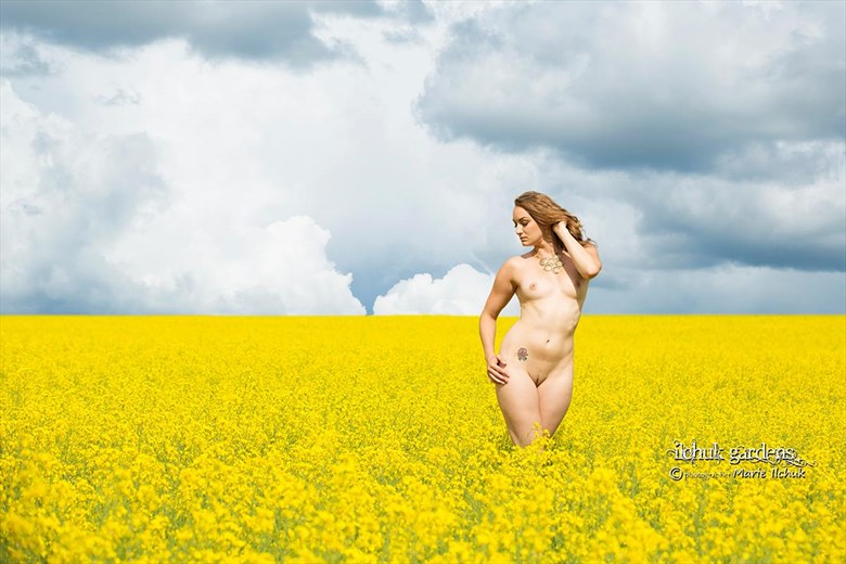 field day artistic nude photo by model fearra lacome