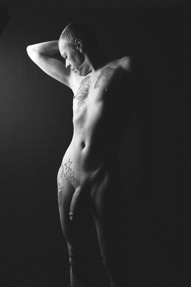 fine line artistic nude photo by model marschmellow