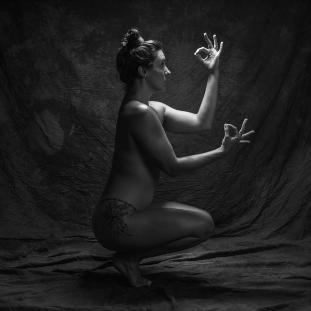 finger loops artistic nude photo by photographer randy lagana