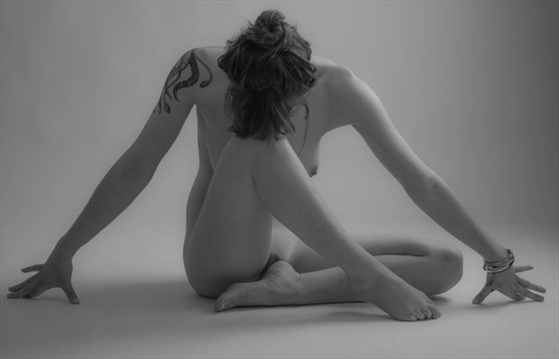 fingers Artistic Nude Photo by Photographer Allan Taylor
