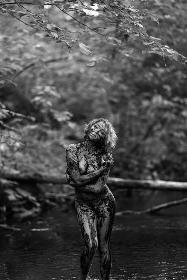 flesh and mud artistic nude photo by model cali layne