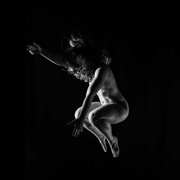 floating alina artistic nude photo by photographer larrywilliamson