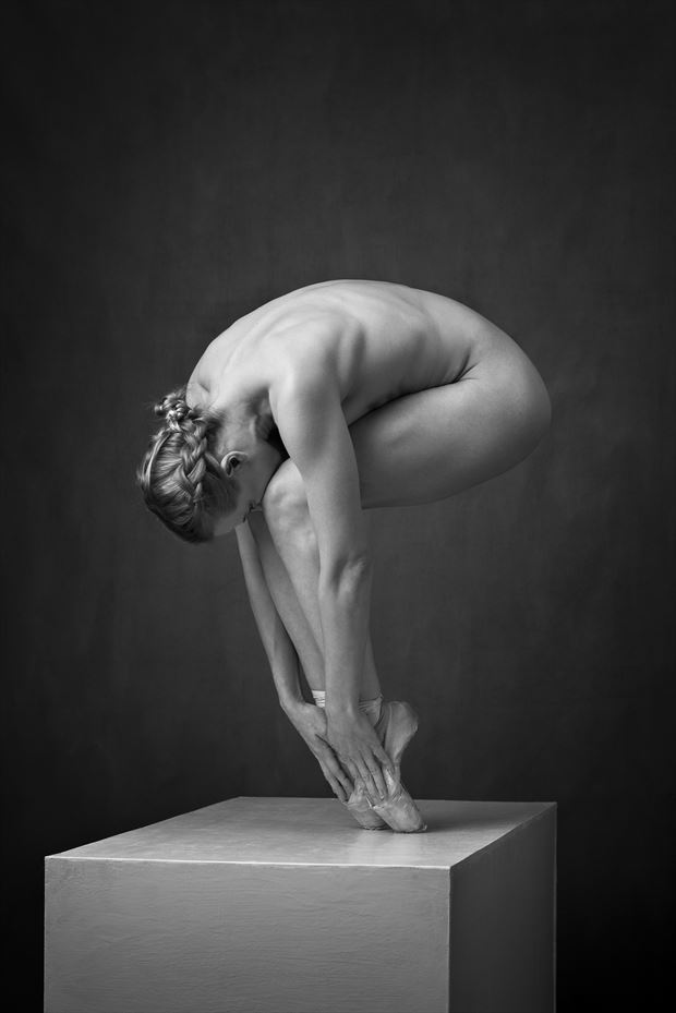 focal point artistic nude photo by photographer niall