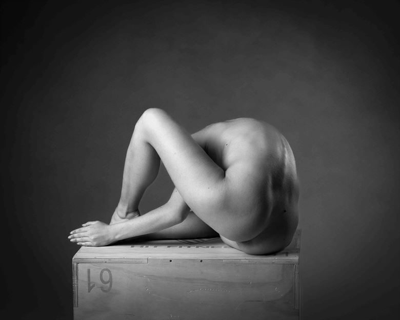 folded artistic nude photo by model valentina_art