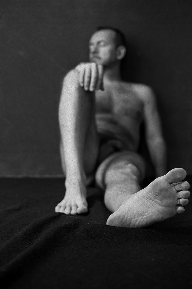foot selfportrait artistic nude photo by photographer gustavo combariza