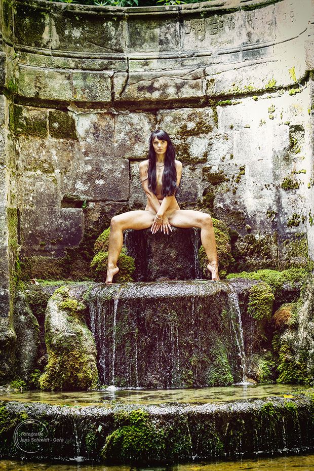 fountain figure sensual photo by photographer jens schmidt