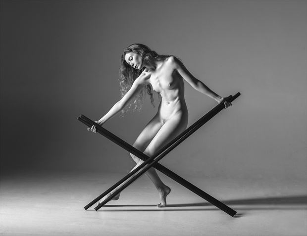 four handles artistic nude photo by photographer richard maxim