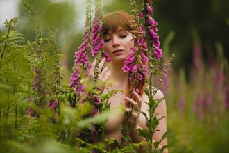 foxglove feeling artistic nude photo by photographer gerardchillcott