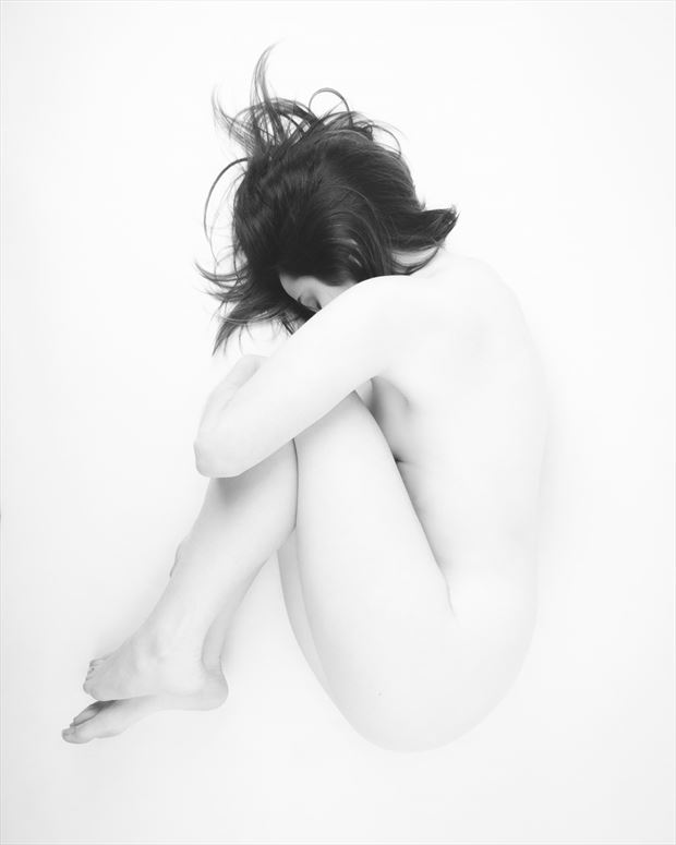 fragile artistic nude photo by photographer alejandro vaccarili