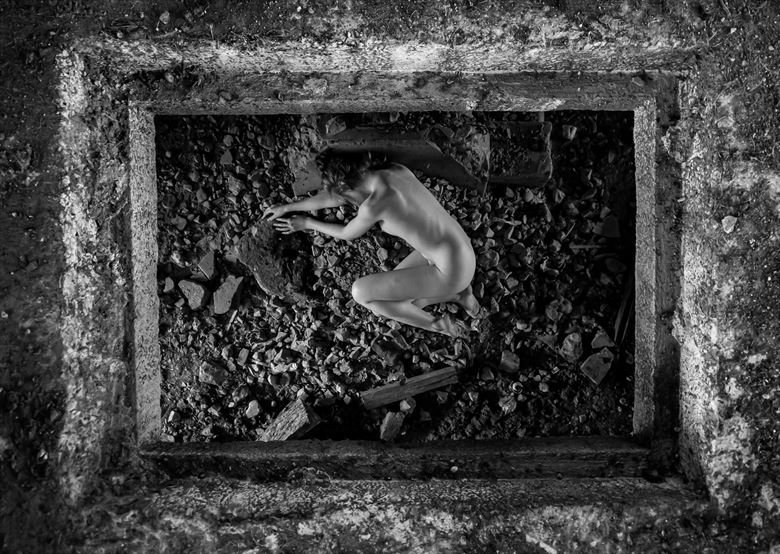 framed artistic nude photo by photographer pheonix