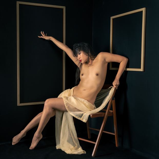 framed minh ly artistic nude photo by photographer claude frenette