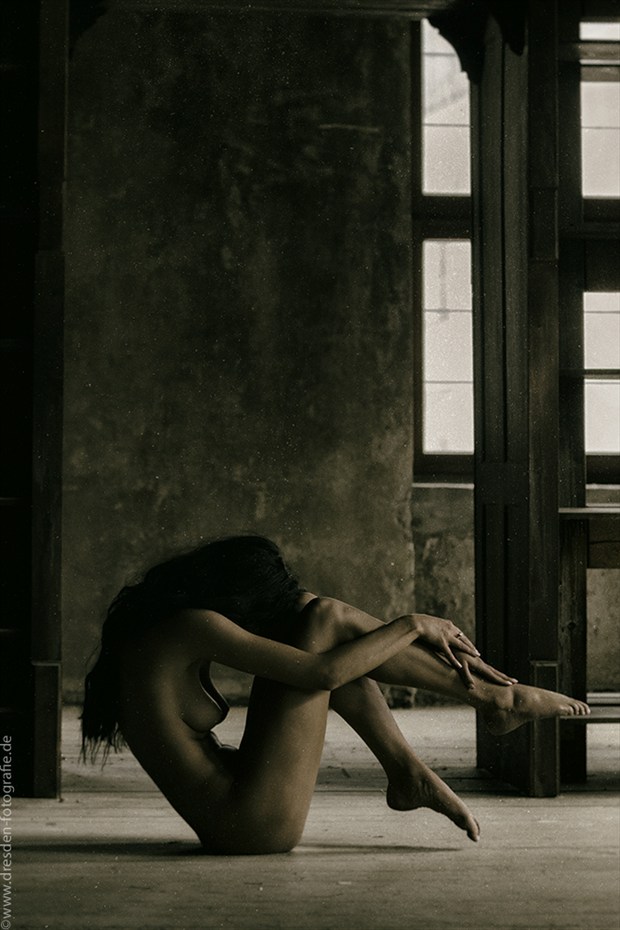 geschlossene Zeitbalance Artistic Nude Photo by Photographer S.Dittrich
