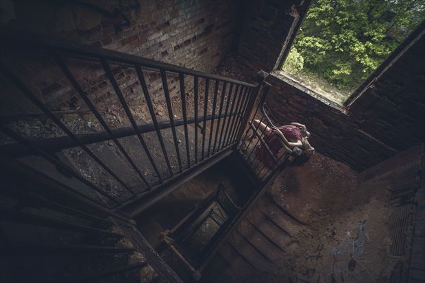get lost architectural photo by model morganagreen