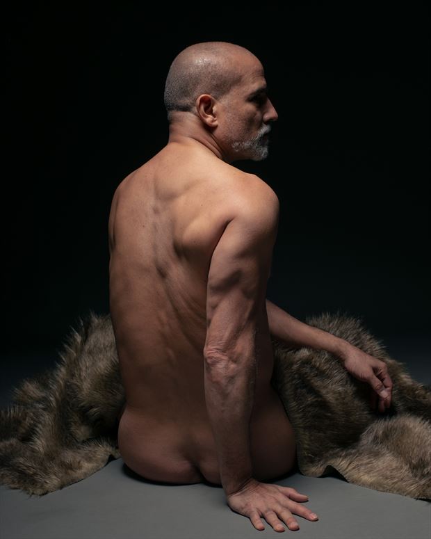 gio seated artistic nude photo by photographer david clifton strawn