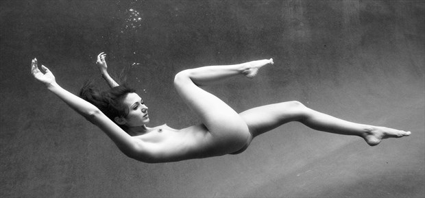 girl n the pool Artistic Nude Photo by Photographer KHolmes