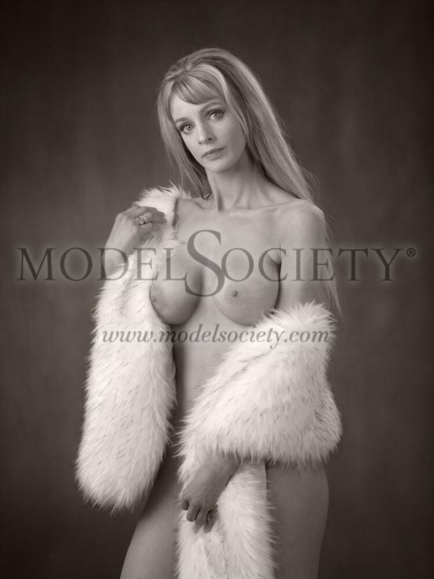 glamour figure study photo by model carmen model