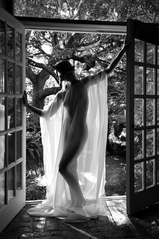 goddess aphrodite artistic nude photo by photographer carl kerridge
