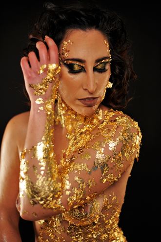 gold abstract photo by model iris suarez