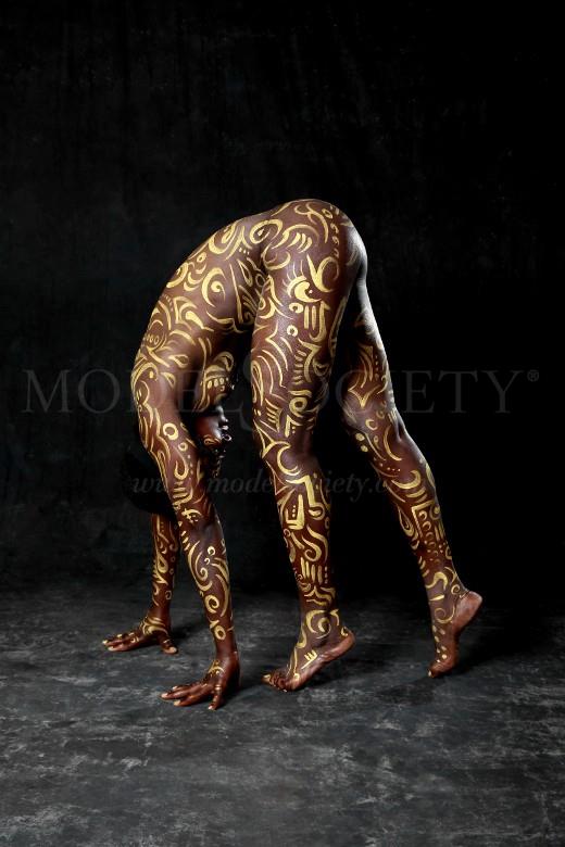 gold artistic nude artwork by artist bodyart j d%C3%BCsterwald
