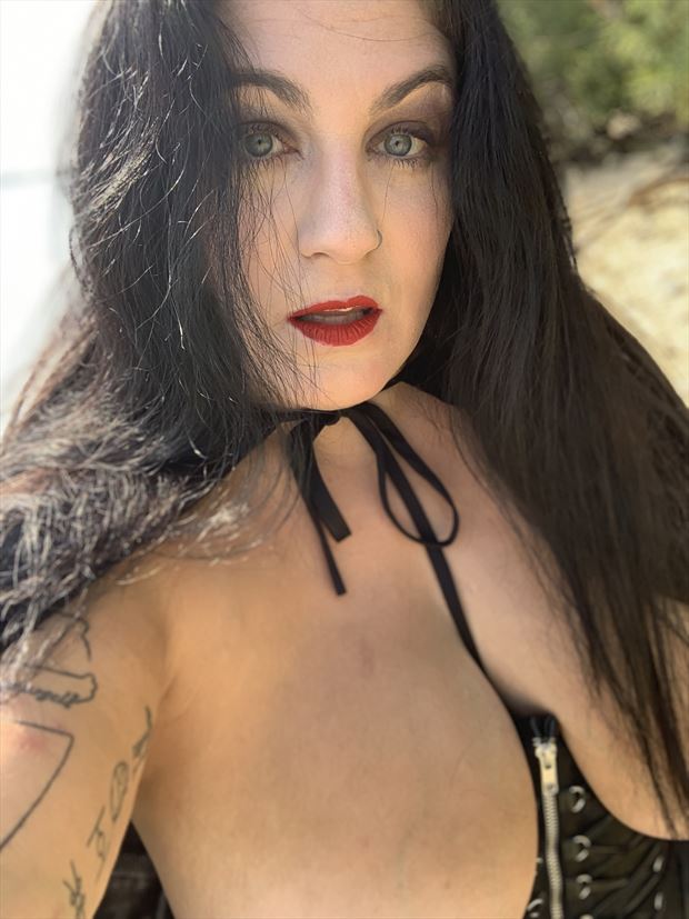 goth selfie on the beach erotic photo by model verotikasynful 