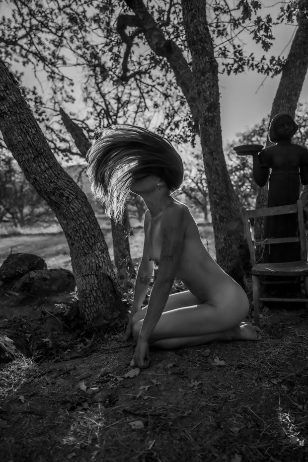 guardian artistic nude photo by model leela violet