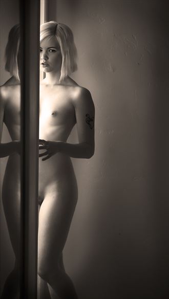 half artistic nude photo by photographer danwarnerphotography