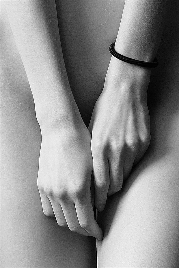 hands Artistic Nude Photo by Photographer mochulski