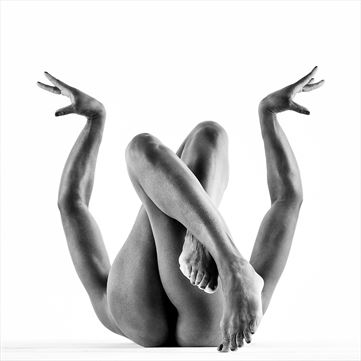 hands and feet artistic nude photo by photographer richard maxim