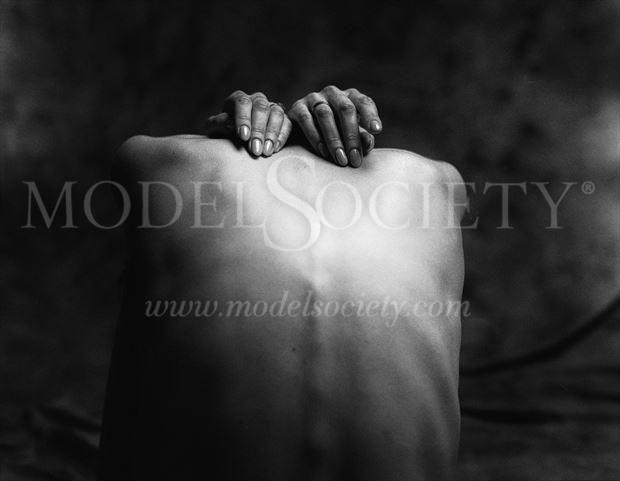 hands sensual photo by photographer acqua e sapone