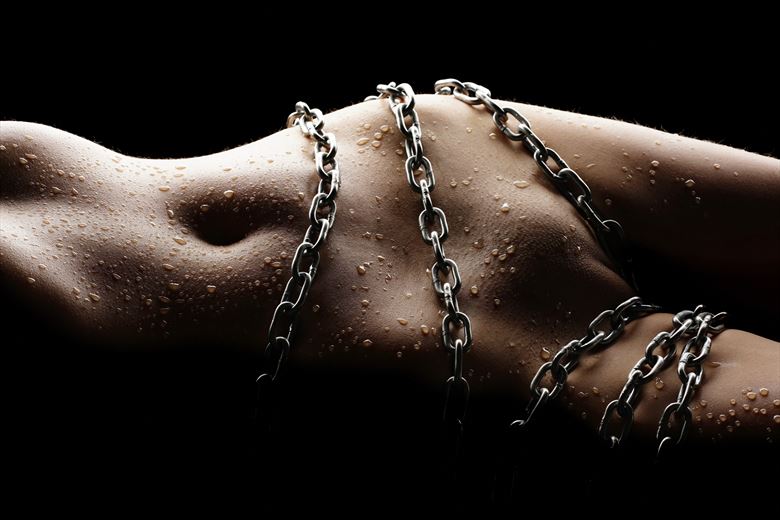 happy chains artistic nude photo by photographer kuti zolt%C3%A1n hermann