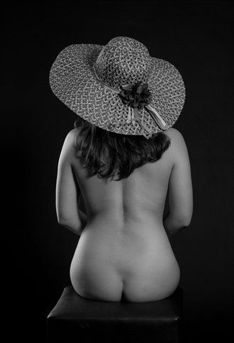 hat Artistic Nude Photo by Photographer Allan Taylor