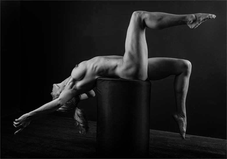 helen 9 artistic nude photo by photographer dave belsham