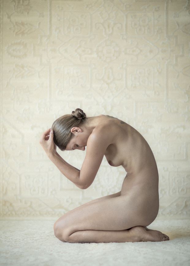 her artistic nude photo by photographer majo