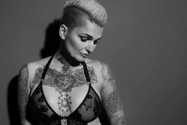 hettie tattoos photo by photographer richard byrne