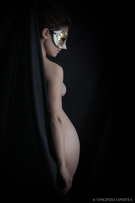 hide me soul Artistic Nude Photo by Photographer Vincenzo Lunetta